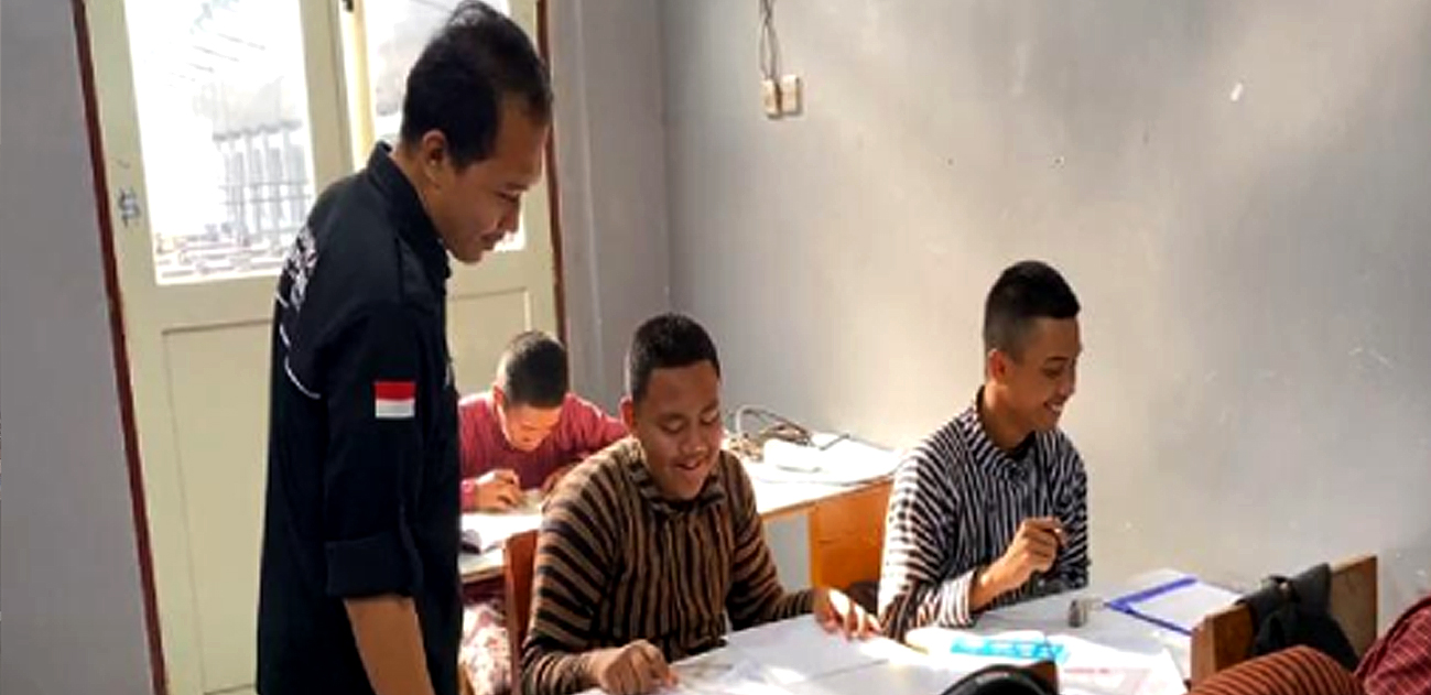 Tingkatkan Ketelitian dan Pemahaman Spasial Siswa Melalui Praktik Gambar Teknik di  SMKN 2 Pengasih