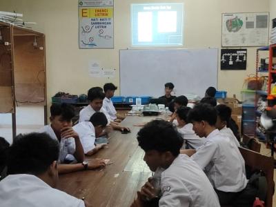 PENINGKATAN KOMPETENSI GAMBAR TEKNIK SISWA SMK NASIONAL BERBAH SEBAGAI FONDASI PENYIAPAN SDM VOKASI YANG BERKUALITAS
