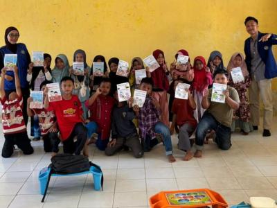 Bangkit dari Banjir, Mahasiswa Pendidikan Teknik Otomotif UNY Hidupkan Kembali Semangat Belajar Anak-Anak Aceh Tamiang