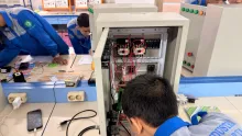 Mahasiswa FT UNY Asah Kompetensi Mengajar PLC di SMK SMTI Yogyakarta