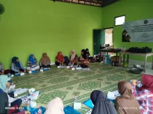 Penjelasan materi oleh tim PkM