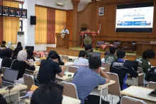 Sambutan dan pembukaan acara oleh Sekretaris Direktorat Akademik, Kemahasiswaan, dan Alumni Sekretaris Dr. Iis Prasetyo, M.M.