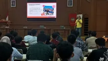 PT. AUTOCHEM INDUSTRY BERBAGI ILMU TENTANG BAHAN BAKAR, PELUMAS, DAN SISTEM INJEKSI DI FAKULTAS TEKNIK UNY